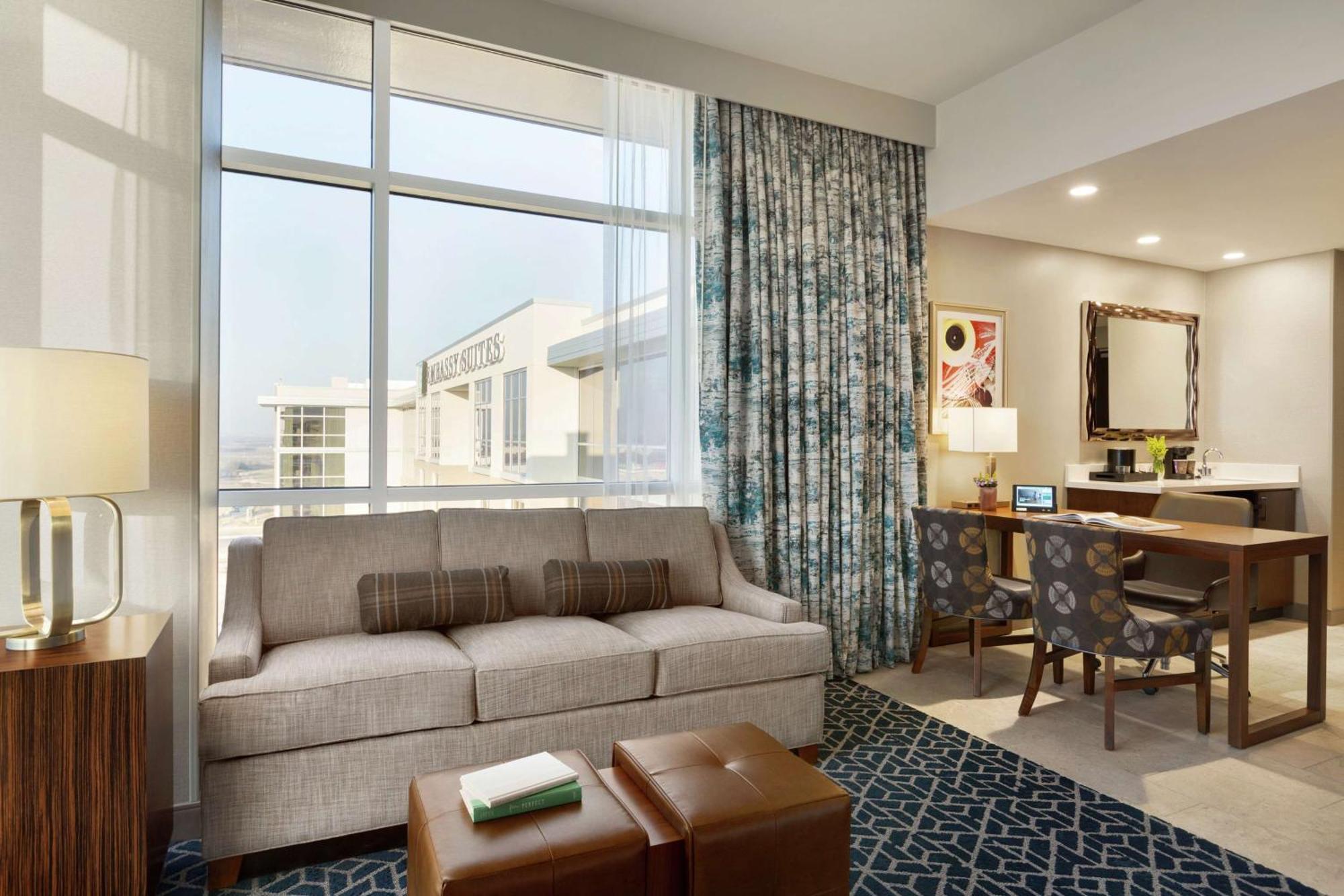 Embassy Suites By Hilton Denton Convention Center Zewnętrze zdjęcie