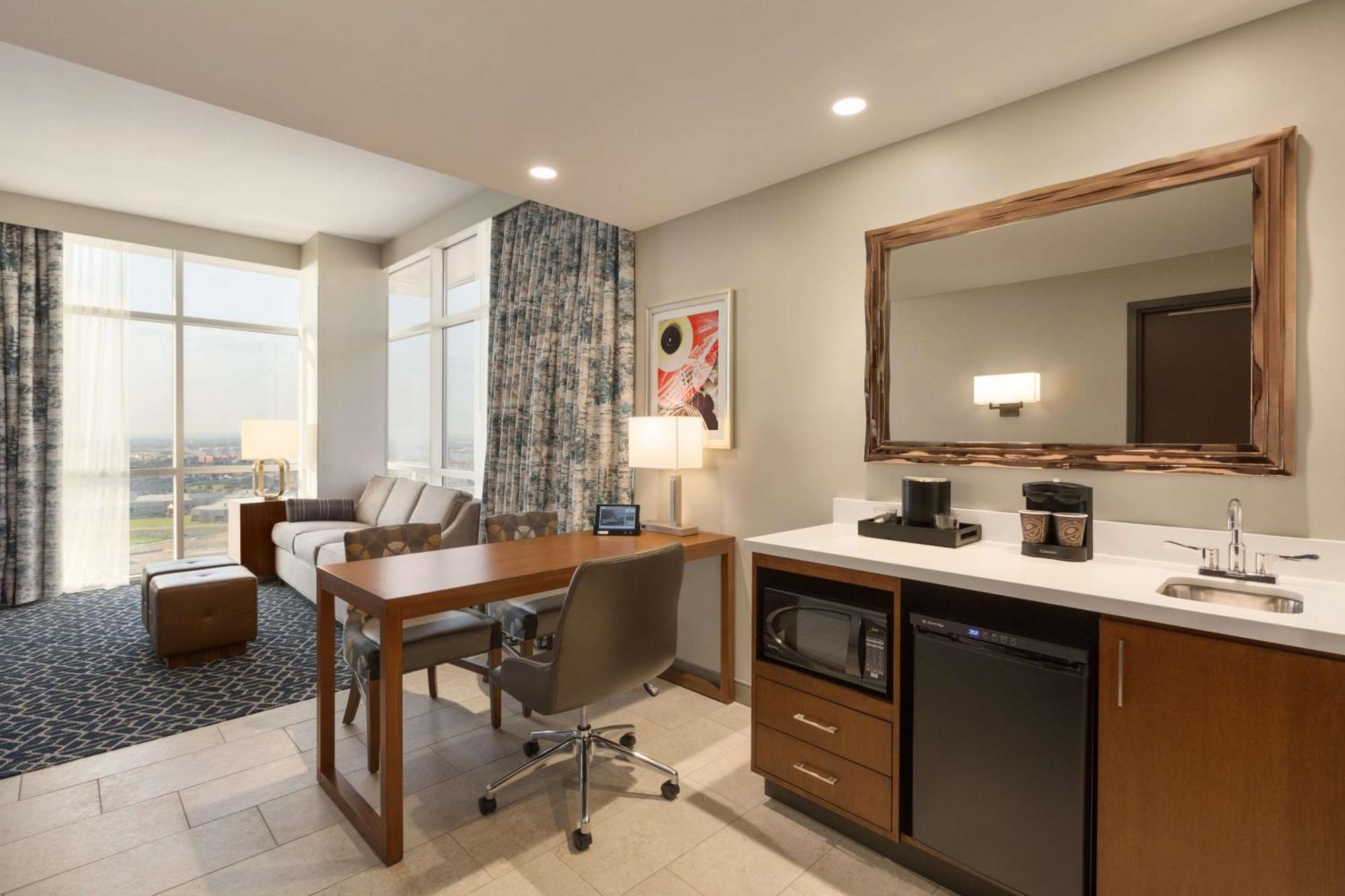 Embassy Suites By Hilton Denton Convention Center Zewnętrze zdjęcie