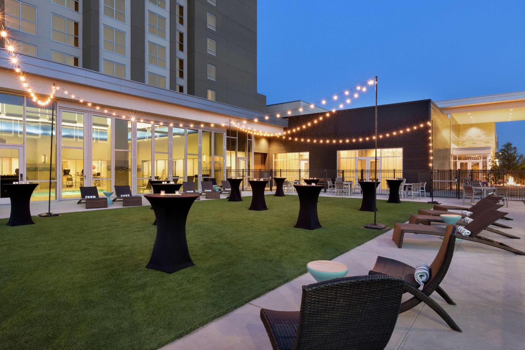 Embassy Suites By Hilton Denton Convention Center Zewnętrze zdjęcie