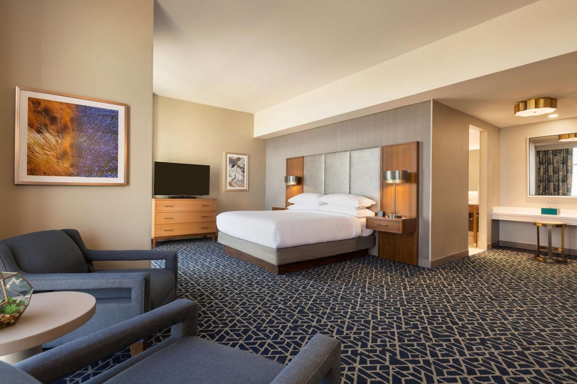 Embassy Suites By Hilton Denton Convention Center Zewnętrze zdjęcie